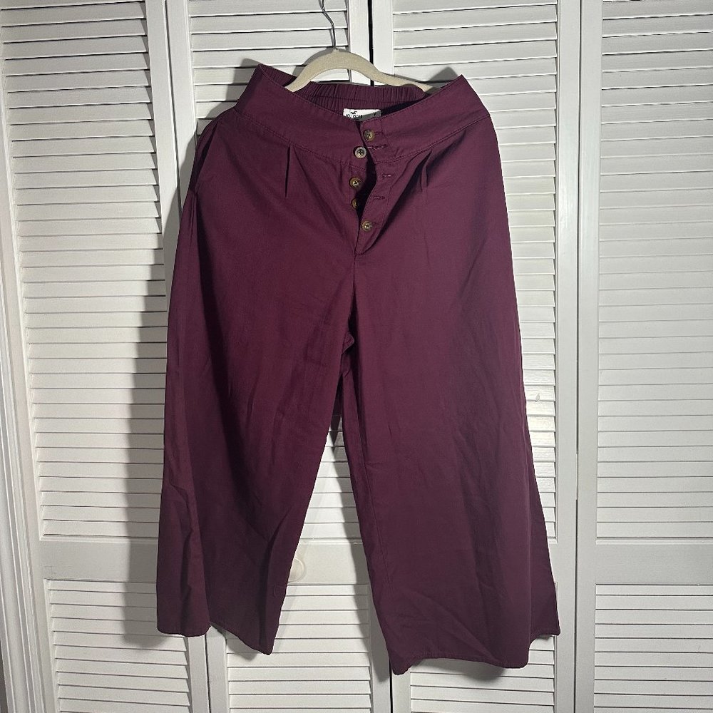 Hollister Maroon cropped pants